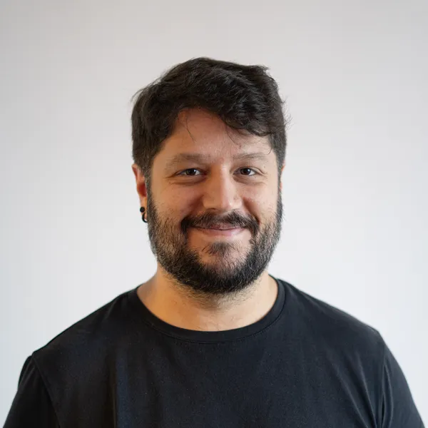 Benjamin Zaslavsky in a black t-shirt